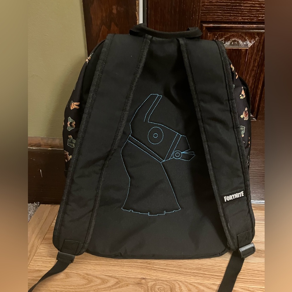 Fortnite back pack and matching lunch bag - Picture 9 of 9